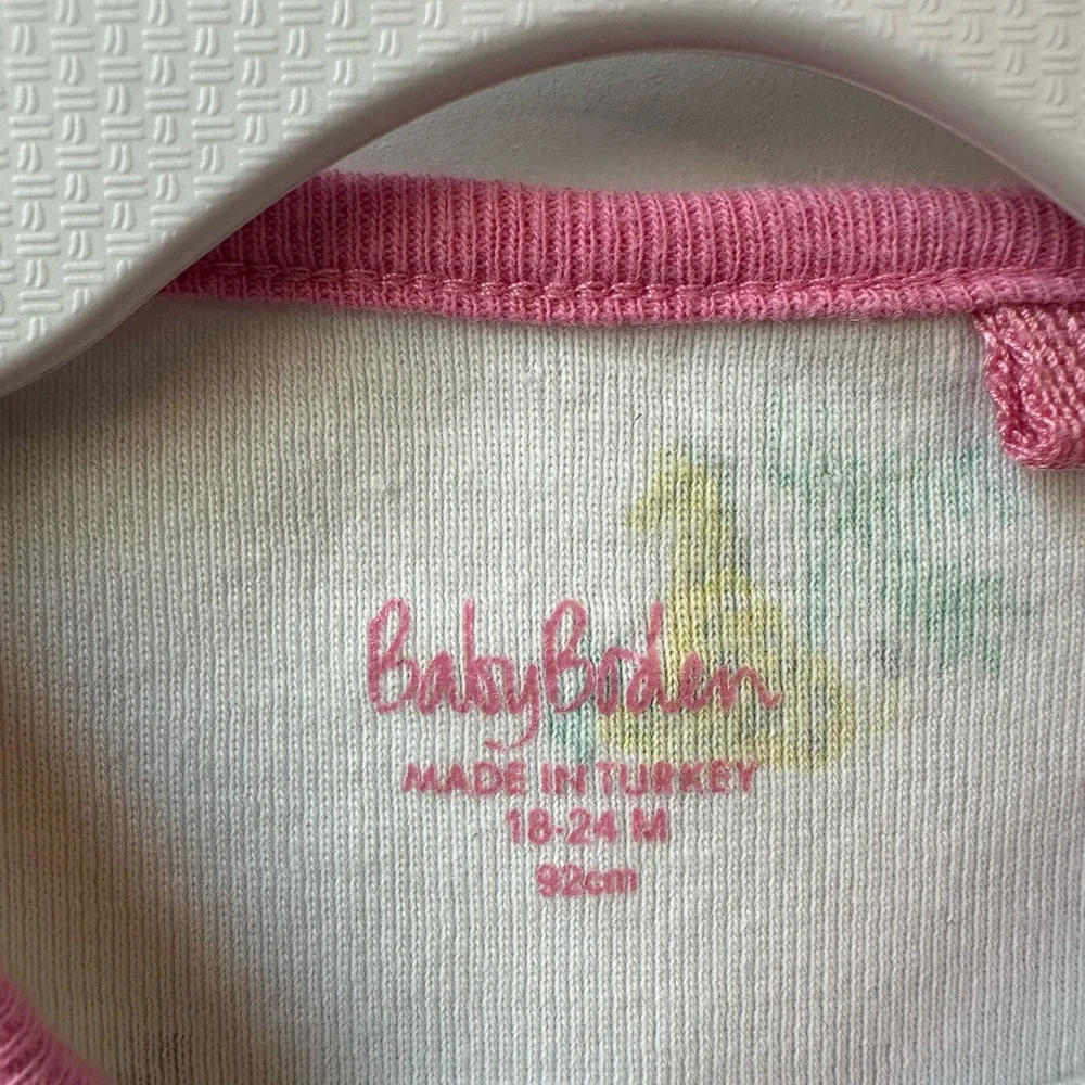 Baby Boden Giraffe Onesie (Size 18-24 Months)